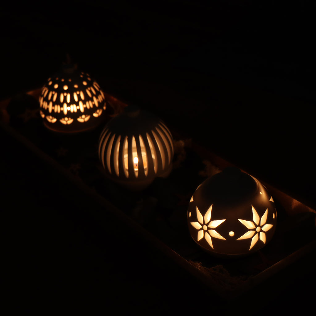 KRIS - Weihnachtskugel mit Stern